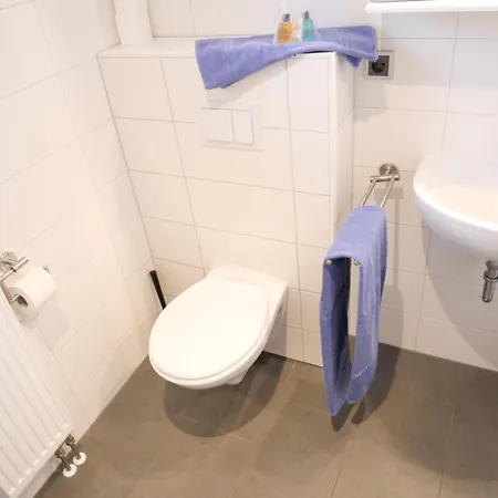 Strandnah 12 Pers Gruppenhaus K4 * Zierow